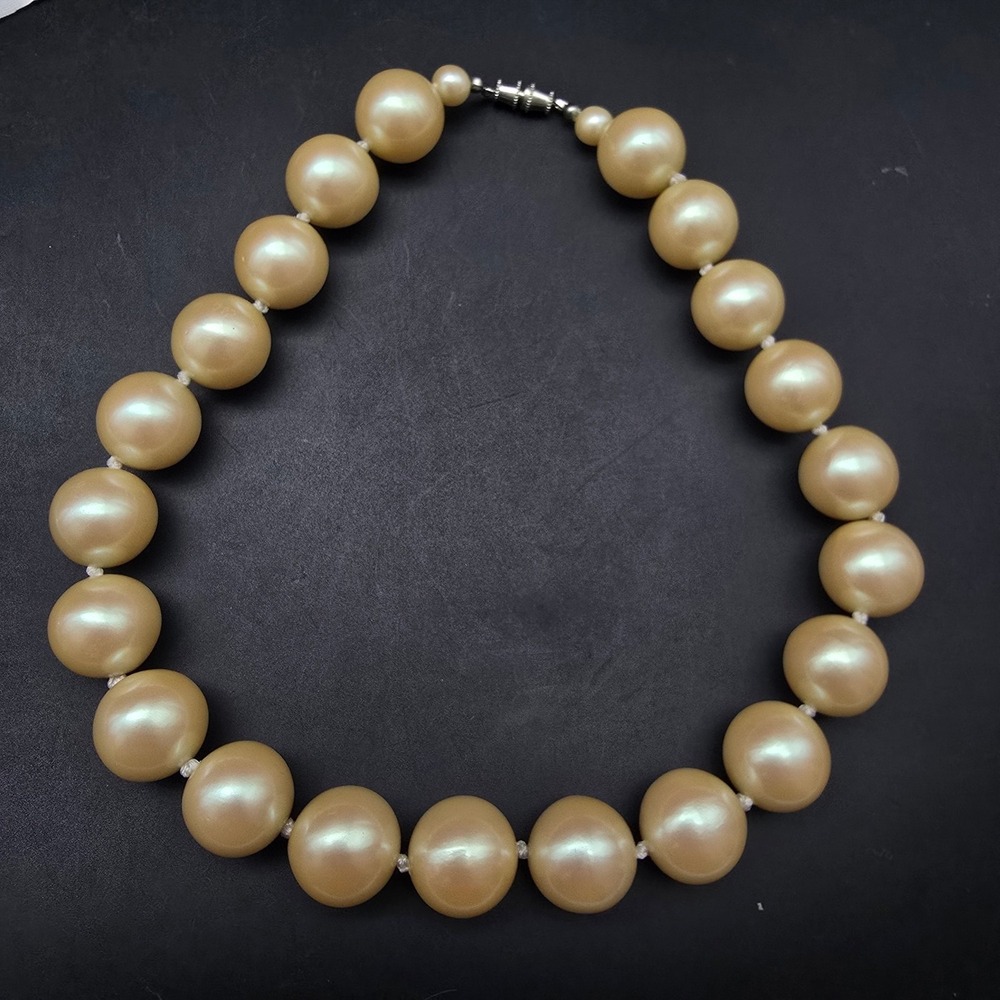 Vintage Faux Pearl Collar Necklace Large Beads Cream Beaded Clasp